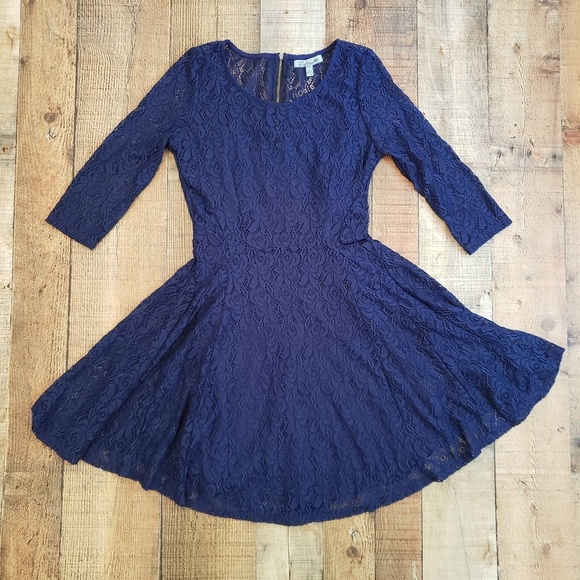 FISHBOWL | Blue Juniors Lace Illusion A-Line Dress - Picture 2 of 8